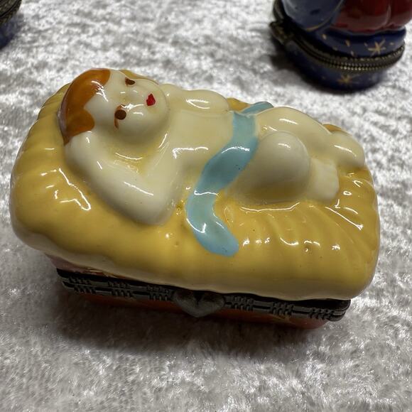 Holy Family Porcelain Hinged Trinket Box Set - Mary, Joseph & Baby Jesus - Picture 7 of 10